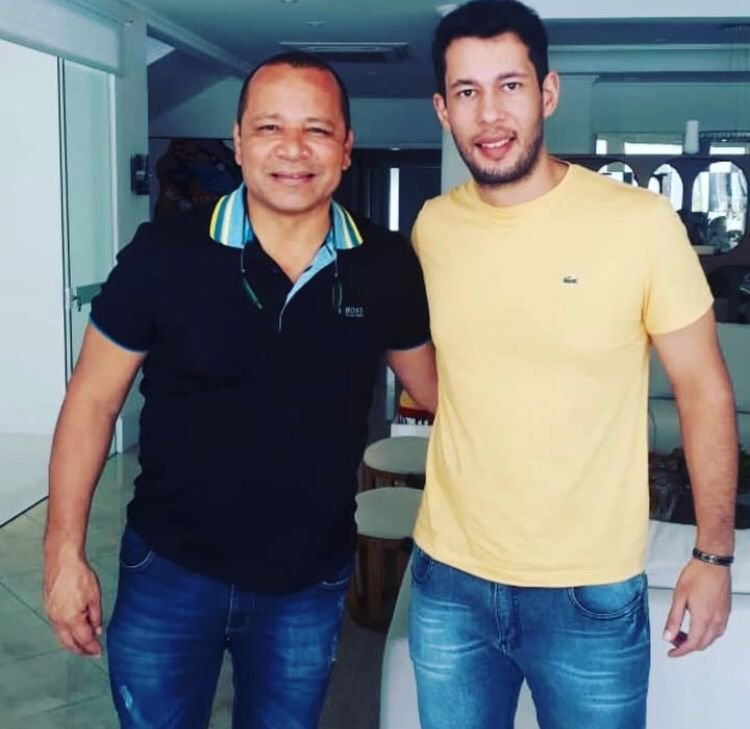 Saulo Lyra ao lado de Neymar da Silva Santos